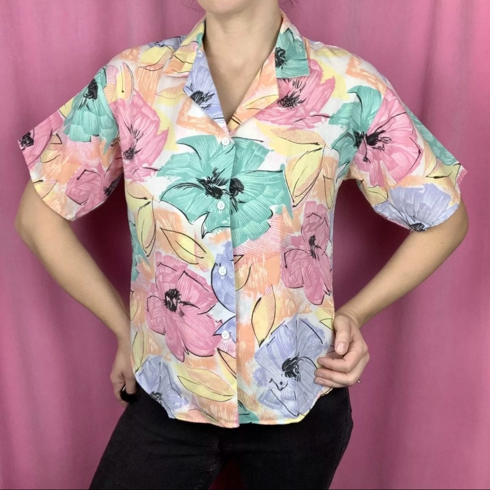 Vintage 1980s Present Tense Pink Yellow Green Hawaiian Floral Button Up Shirt